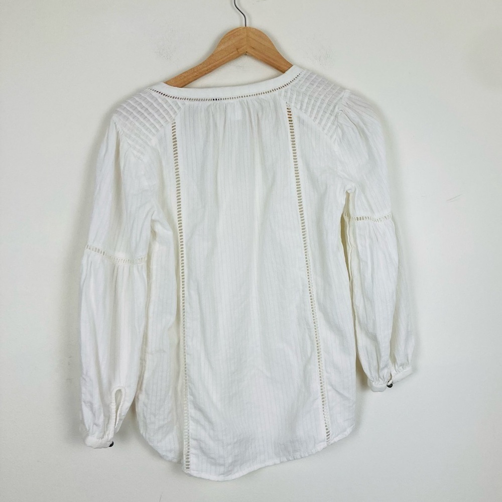 Anthropologie Akemi & Kin white textured shirt split neck top. Size XS - Picture 4 of 7